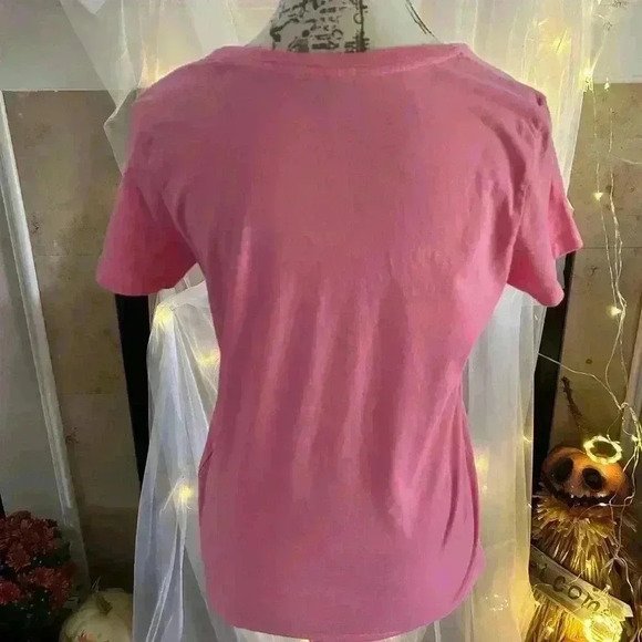 Ralph Lauren Pink V- neck T-Shirt. Medium. Preowned. 100% Cotton. - Picture 2 of 3